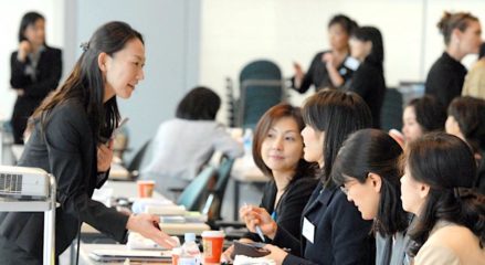 Japan women at work